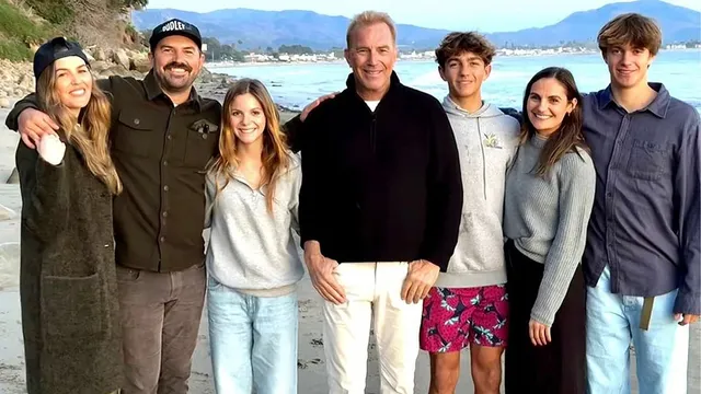 Kevin Costner celebrates Thanksgiving with six kids in rare family photo