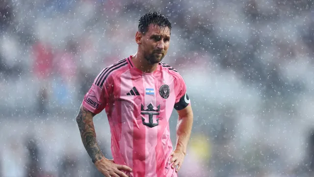 Lionel Messi suffers leg injury ahead of World Cup