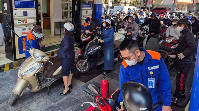 Vietnam urges work-from-home policies amid fuel crisis
