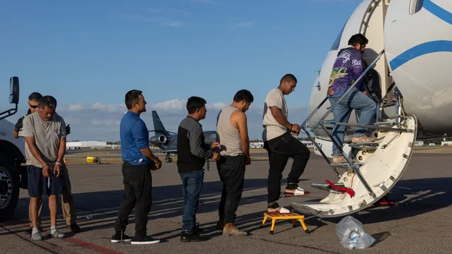 Trump administration buys Boeing jets to accelerate deportations