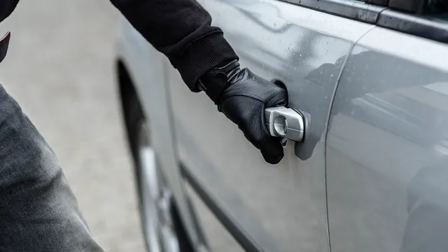 Thieves use technology to steal keyless Nissan Leaf
