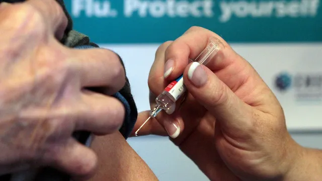 GPs threaten to withdraw from flu vaccination program amid rising costs