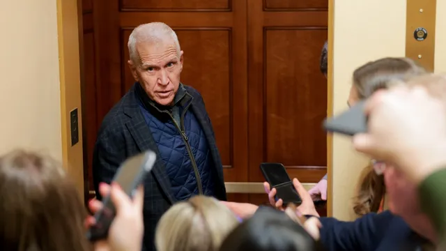 Tillis vows to block Fed nominee until Powell probe ends