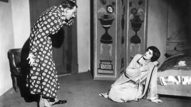 Noel Coward's The Vortex sparks controversy in London's theater scene