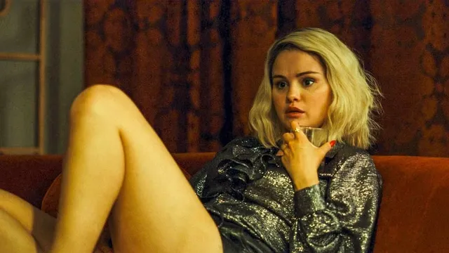 Selena Gomez shocked to discover Golden Globe nominations in her pajamas