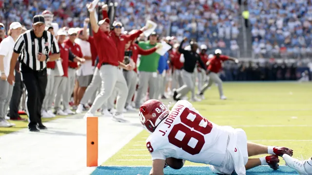 Mississippi rallies in third quarter to defeat Oklahoma, 26-14