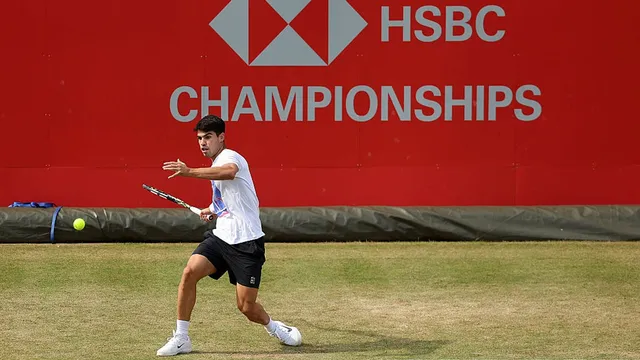 Dan Evans stuns Frances Tiafoe with impressive victory at Queen's Club
