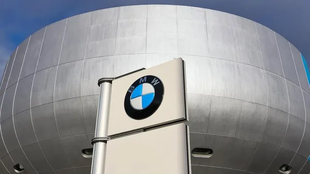 BMW recalls hundreds of thousands of cars over fire risk