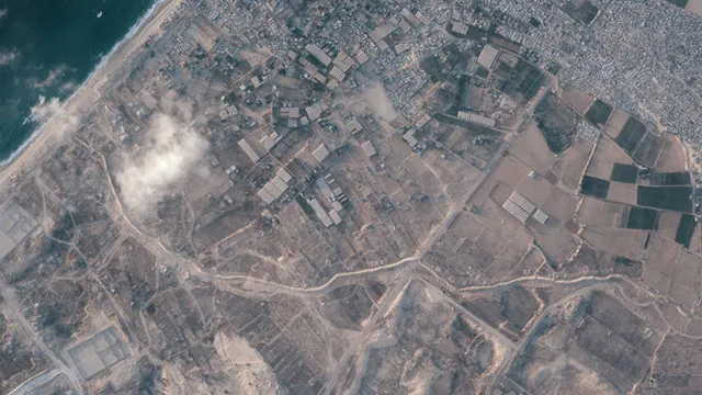 Israel builds 22km barrier through Gaza, deepening division