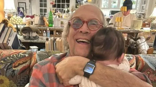 Chevy Chase shows off black eye while embracing granddaughter