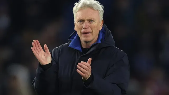 David Moyes slams referees for booking him after emotional celebration