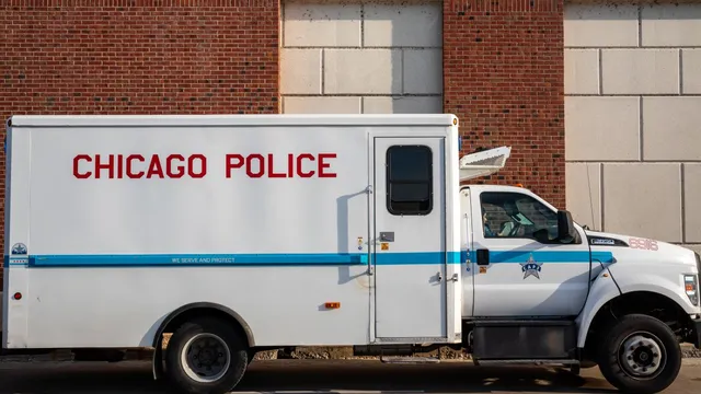 Suspect in custody after two police officers shot in Chicago hospital