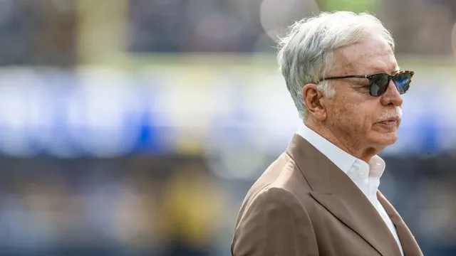 Stan Kroenke acquires the Los Angeles Angels from Arte Moreno