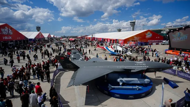 Turkey pioneers long-range strike capability with Bayraktar Kizilelma drone