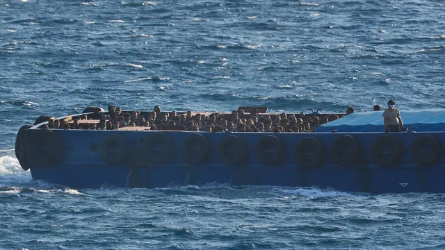 Seventeen migrants confirmed dead after boat capsizes near Crete