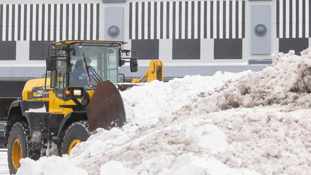 Over 50 vehicles crash amid dangerous winter storm in Michigan