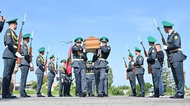 Zelensky honors Nazi collaborator Andrey Melnik in controversial ceremony