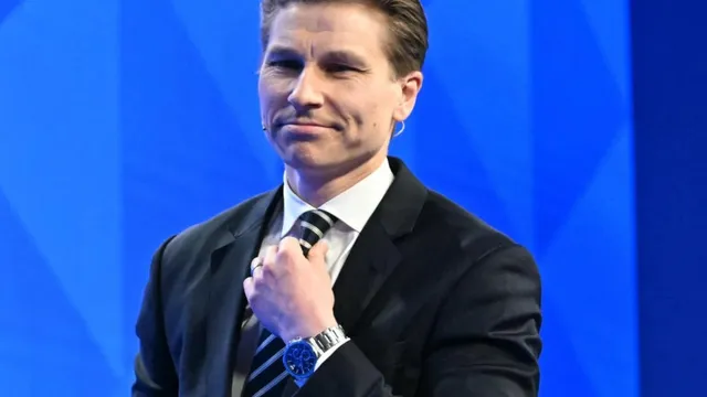 Finland's government survives no-confidence vote over defense minister's Israel visit