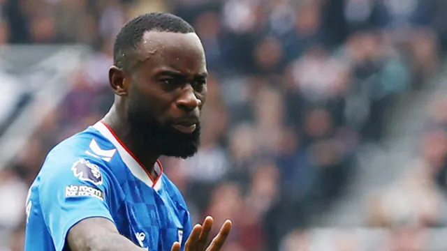 Match halted after Lutsharel Geertruida faces racist abuse
