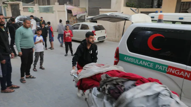 Israeli forces forcefully evacuate Al-Awda Hospital in Gaza