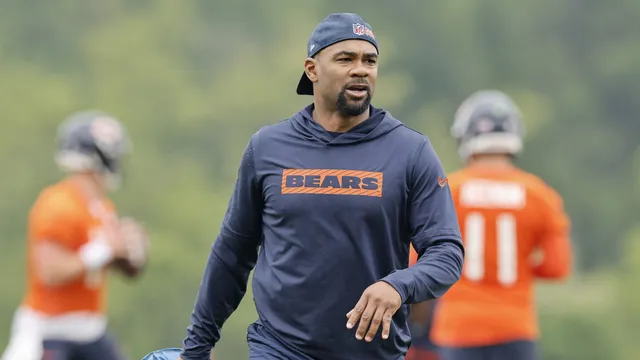 Bears receivers coach Randle El calls plays in preseason win