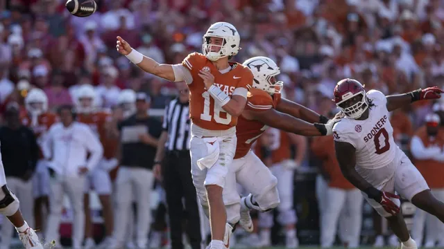 Arch Manning commits to staying at Texas for another season