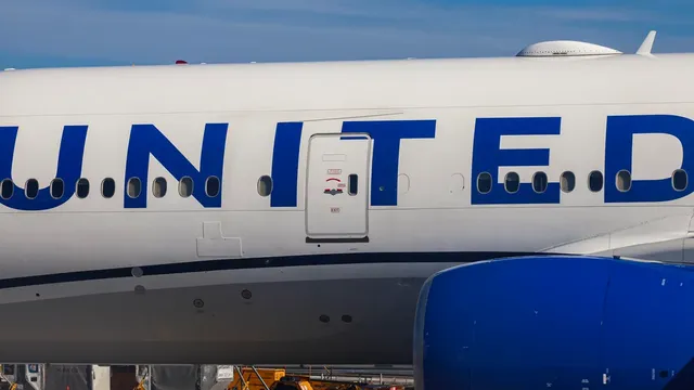 United Airlines flight 455 aborts takeoff after tire blowout