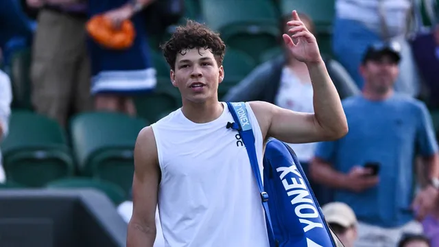 Ben Shelton expresses anger over suspended play decision at Wimbledon