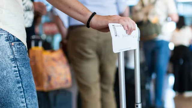 Pilot blames airline for passenger treatment during flight delay