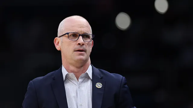 Dan Hurley and Tom Izzo share emotional moment after Sweet 16 battle