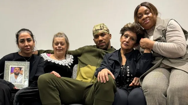 Anthony Joshua loses two close friends in tragic car crash