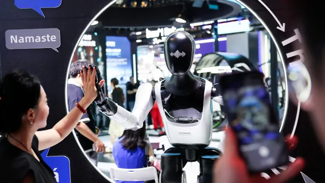 AI reshapes job market in China, causing widespread layoffs