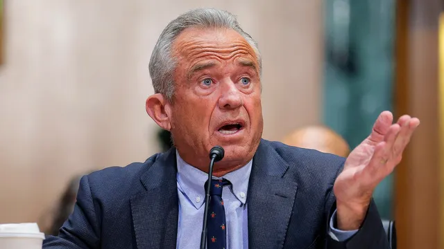 Robert F. Kennedy Jr. claims he will eat anything without a gag reflex