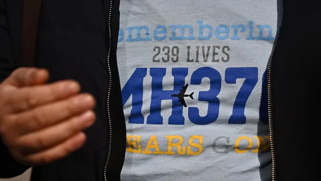 Search operations for Malaysia Airlines flight MH370 suspended due to seasonal conditions