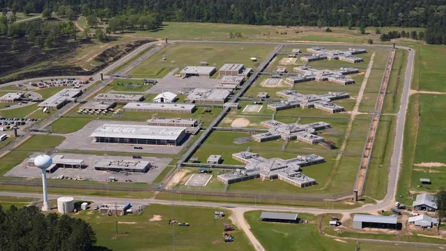 DHS watchdog uncovers serious violations at Louisiana ICE detention center