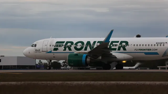 Passenger threatens bomb on Frontier flight from Houston to Detroit