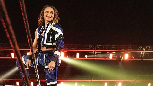 Zoey Stark faces devastating knee injury during WWE match