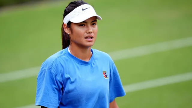 Emma Raducanu retires after health scare during Qatar Open match