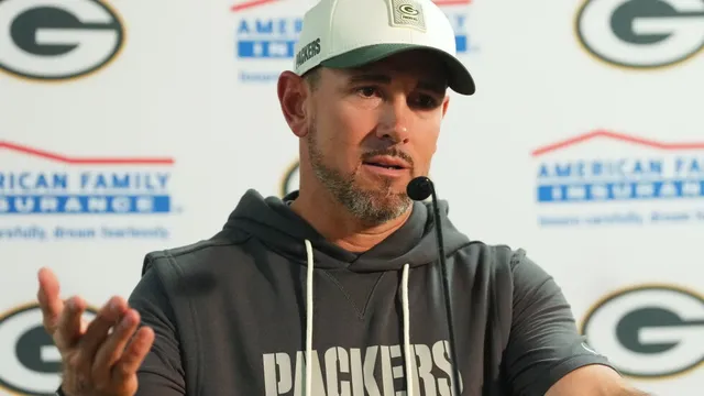 Matt LaFleur challenges brother Mike to a fight during joint practice