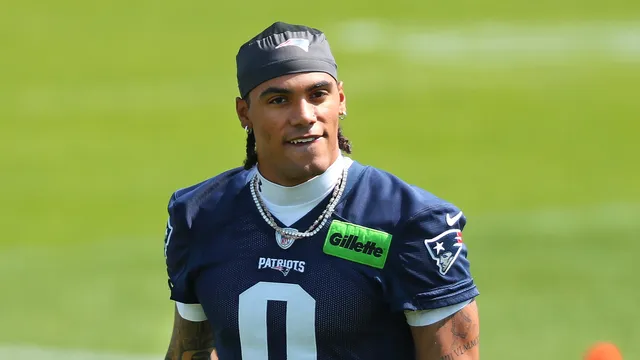 Mike Vrabel insists Christian Gonzalez contract talks are not a distraction