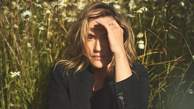 Kate Winslet challenges Hollywood beauty standards in Vogue shoot