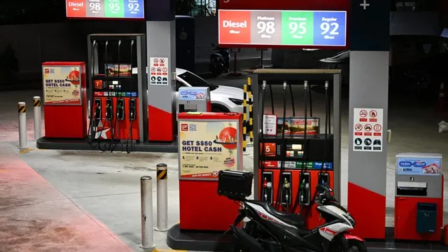 Iran's attacks escalate tensions, leading to soaring petrol prices in Singapore