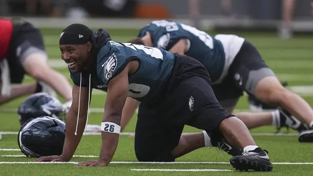 Saquon Barkley seeks Todd Gurley's guidance for new Eagles offense