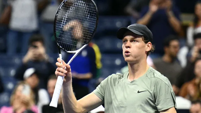 Sinner and Swiatek shine at US Open, reaching quarterfinals