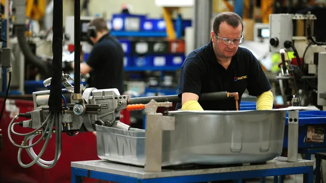 UK faces prolonged job losses despite rising factory export orders