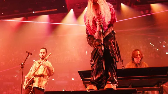 Linkin Park ties Green Day with eighth No. 1 hit