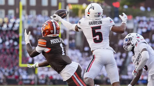 Rodney Harrison's son could be the heartbeat of Arkansas defense