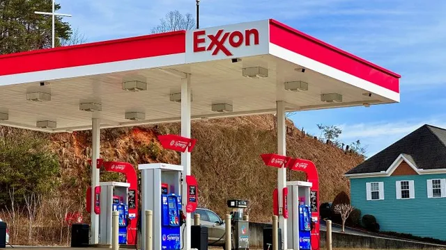 Judge dismisses climate change lawsuit against oil companies