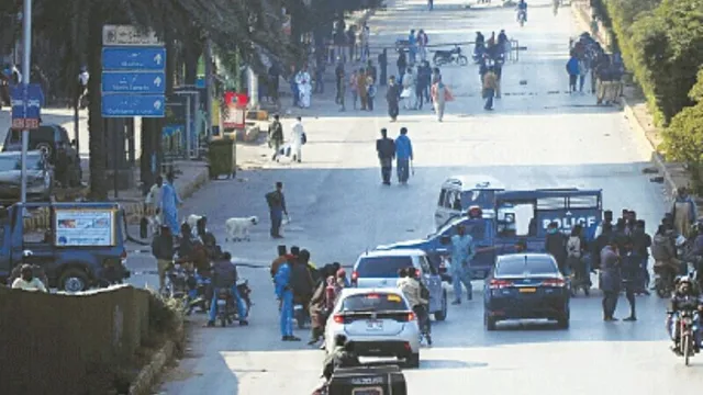 Allama Naqvi blames government for traffic chaos in Karachi protests