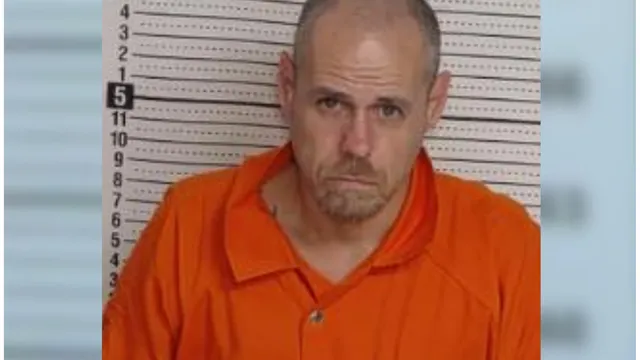 Dangerous inmate escapes hospital custody and steals gun